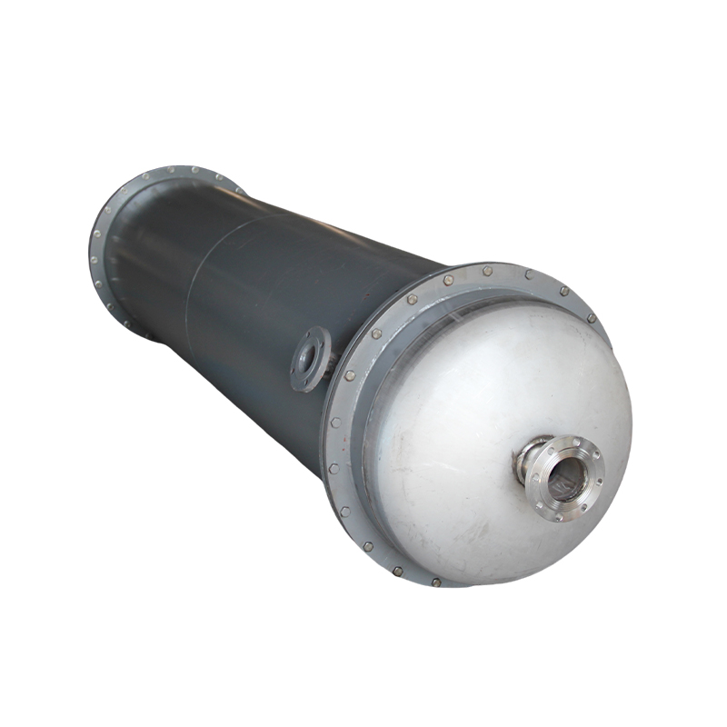 How do shell and tube heat exchangers achieve reliable and long-lasting heat exchange with various fluid media?